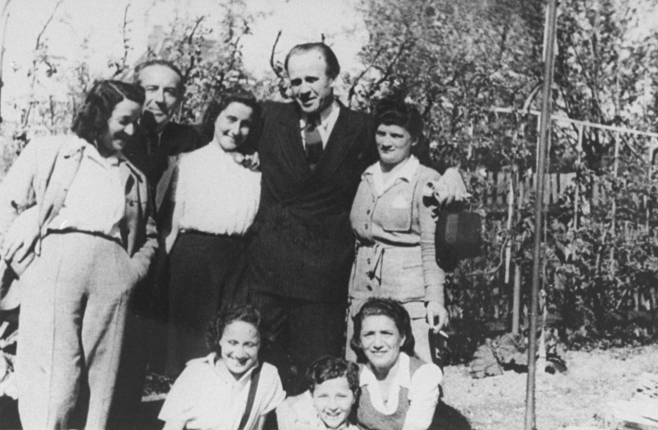 Oskar Schindler (second from right) with some Jews whom he rescued during the Shoah. Dated 1946.